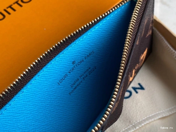 CC LOUIS HOLDER VUITTON 0730
